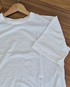 Playera Asimétrica con Encaje