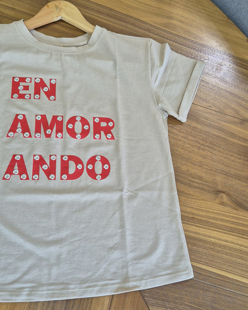 Playera en Amor Ando