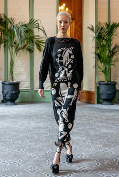 Sweater Caballo Blanco y Negro