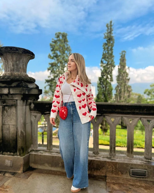 Sweater Asimétrico Corazón Beige