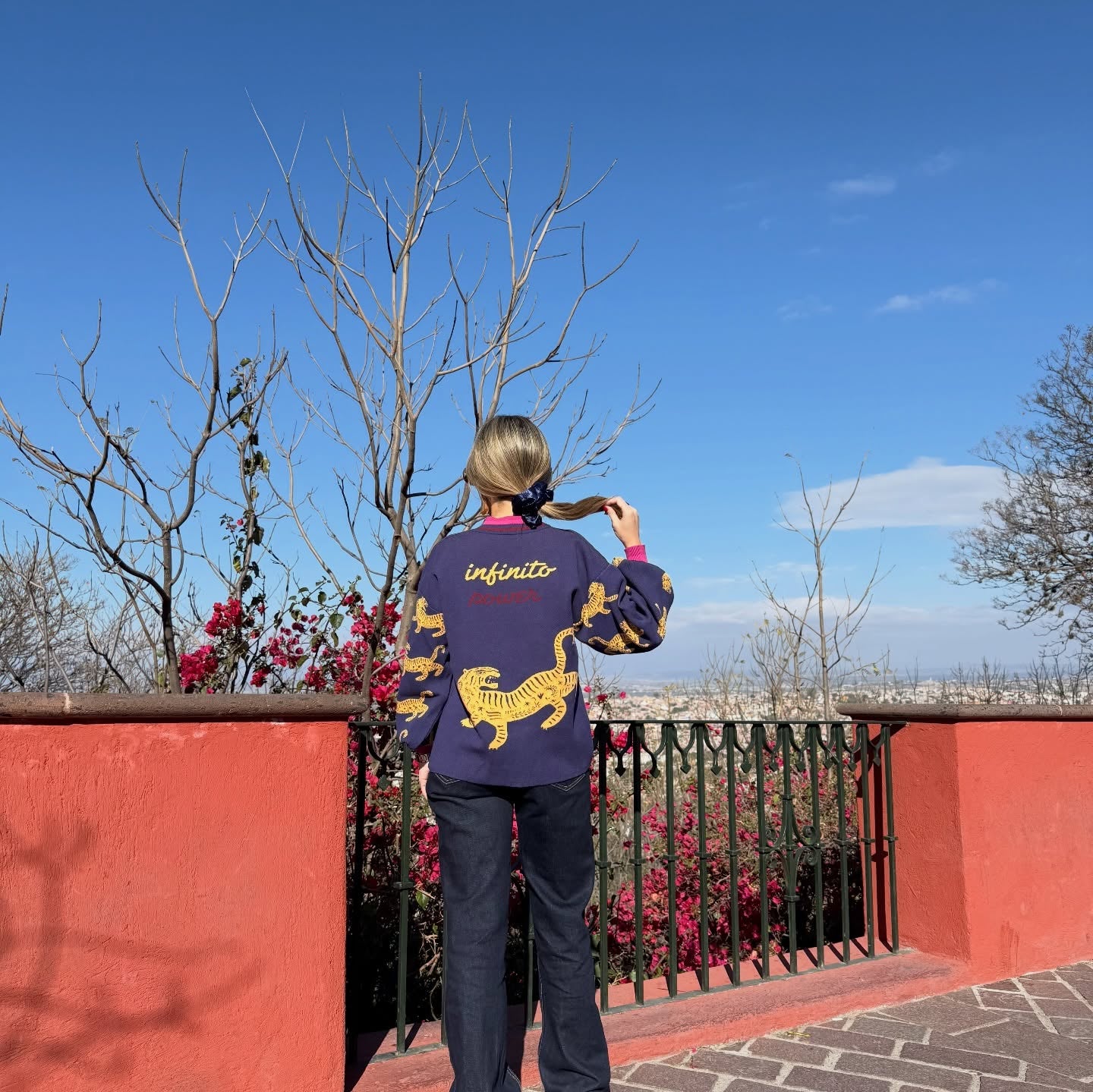 Sweater Azul Infinito