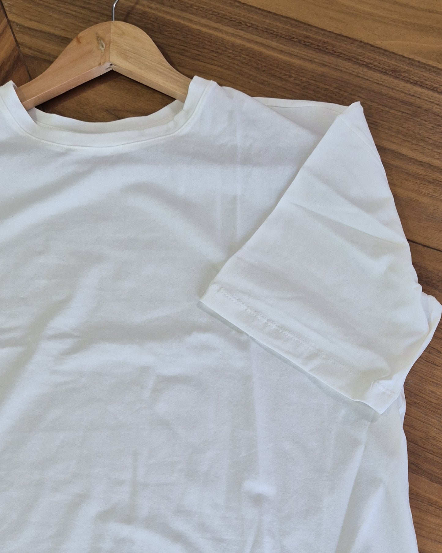 Playera Asimétrica con Encaje