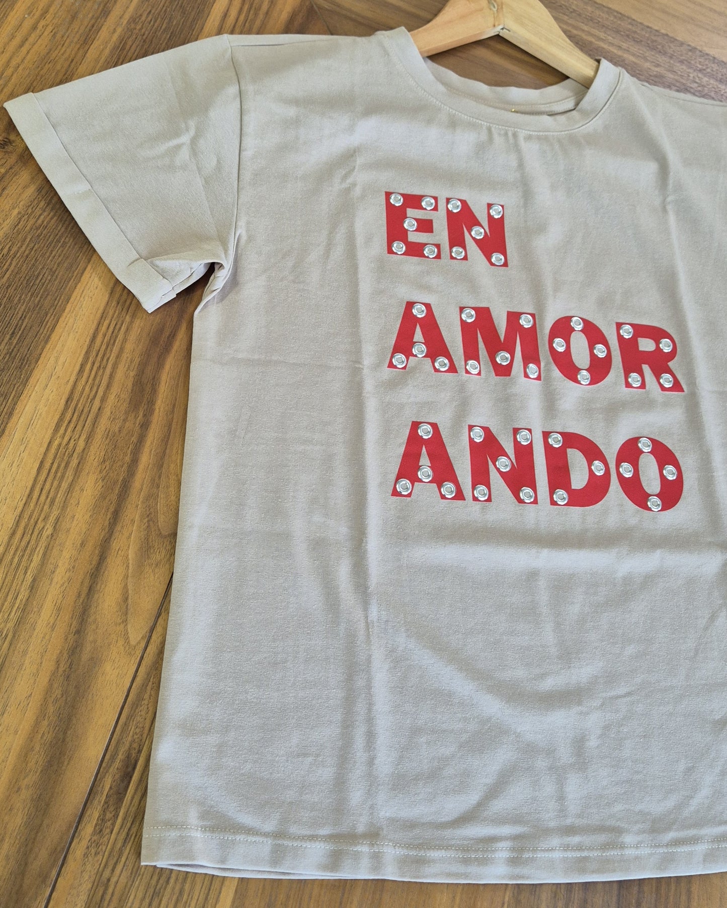 Playera en Amor Ando