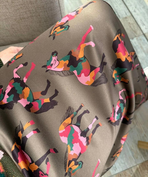 Falda Caballo Fino Satín