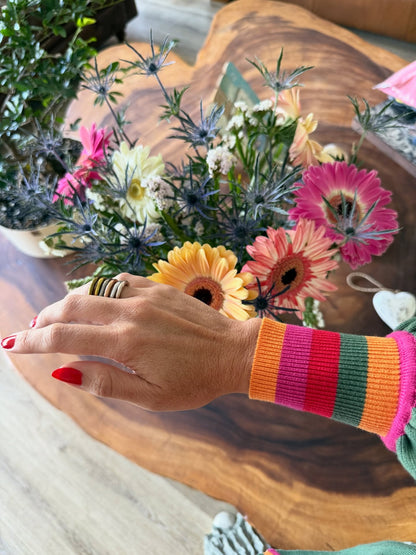 Sweater Loved Heart Golden